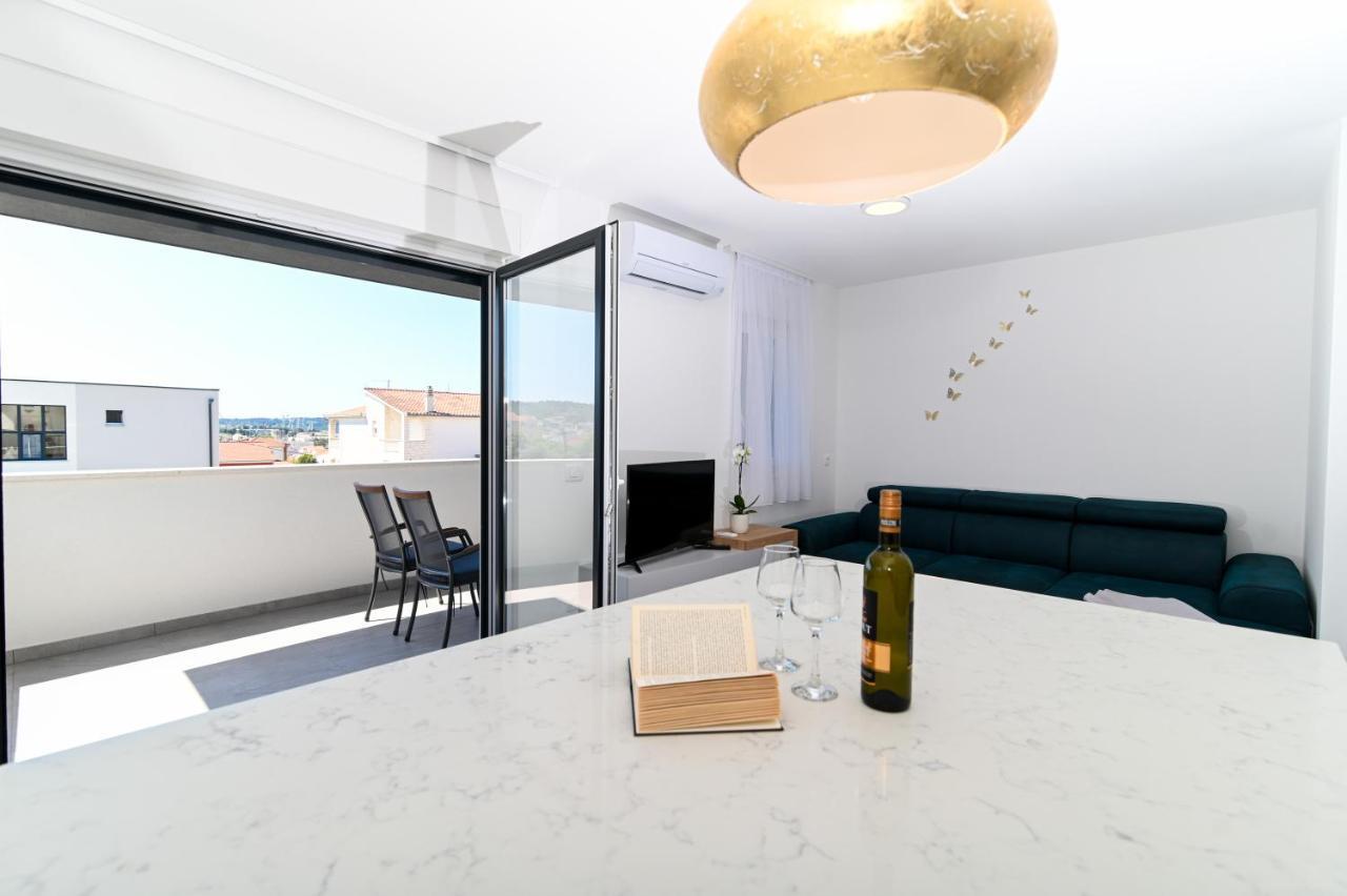 Apartment Laura, Free Parking, Balcony, 4 Ppl Трогир Екстериор снимка