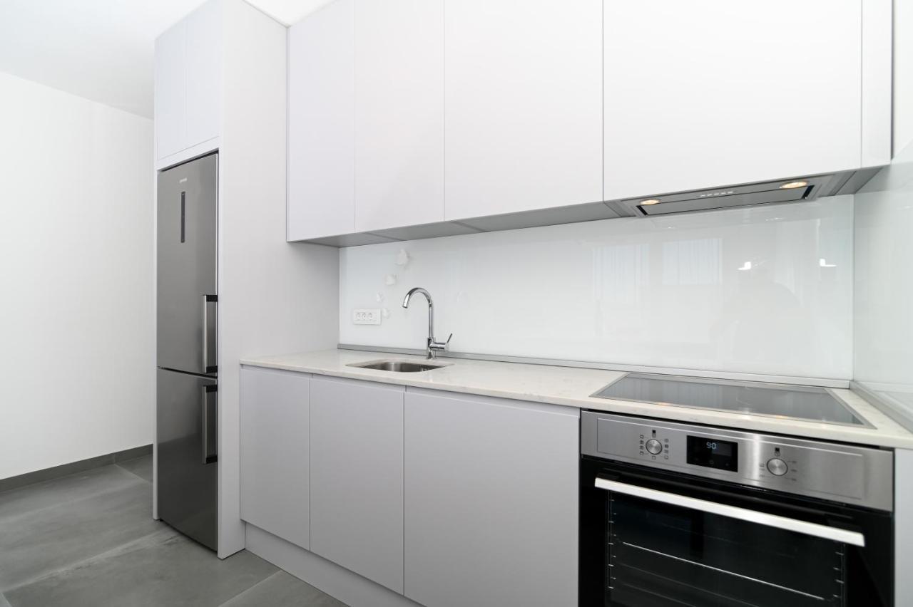 Apartment Laura, Free Parking, Balcony, 4 Ppl Трогир Екстериор снимка